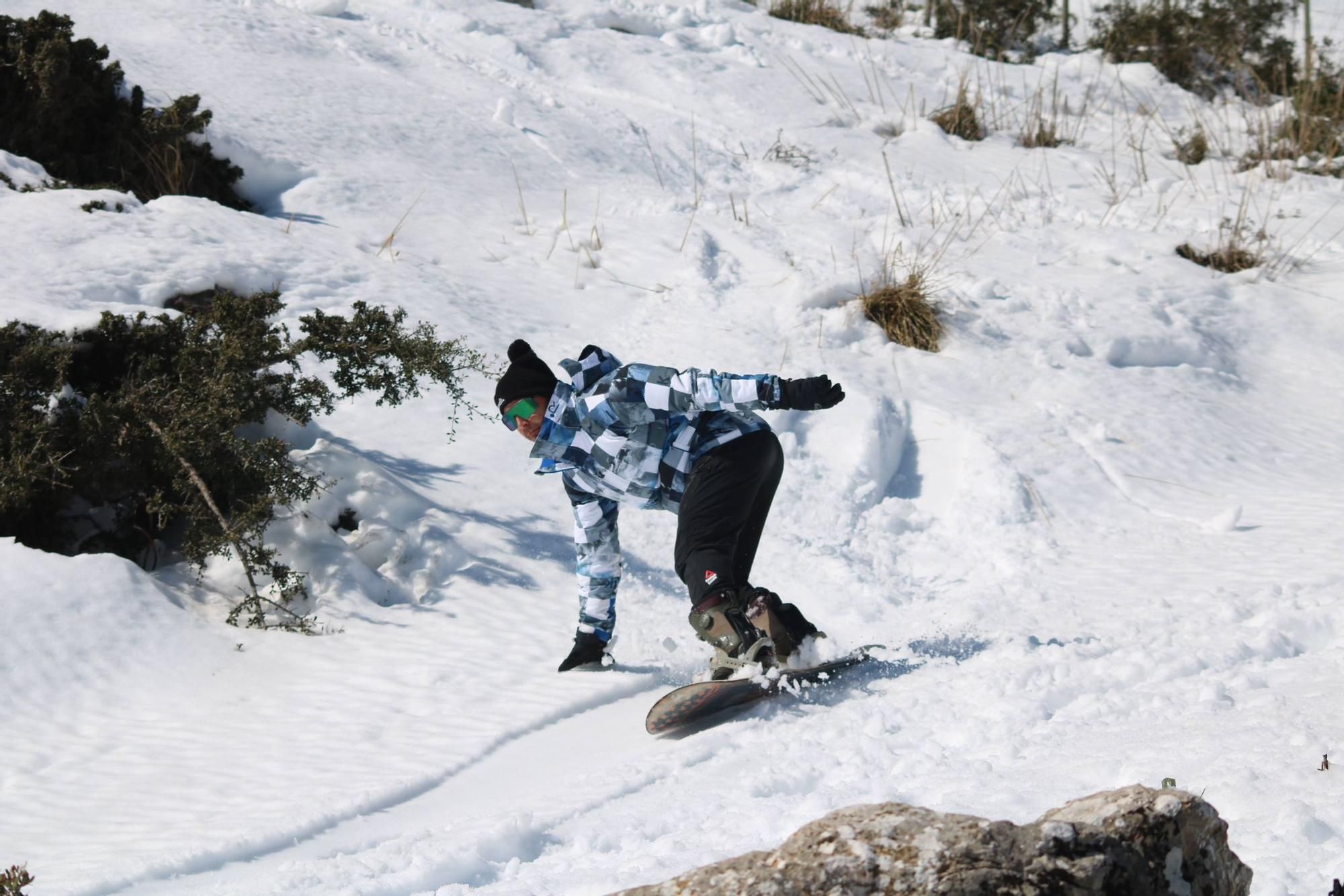 Mit dem Snowboard in der Tramuntana auf Mallorca – großer Spaß mit traumhaftem Ausblick