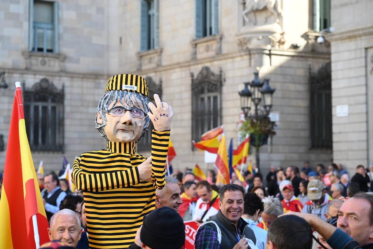 Concentració a la plaça Sant Jaume convocada pel PP contra la amnistia