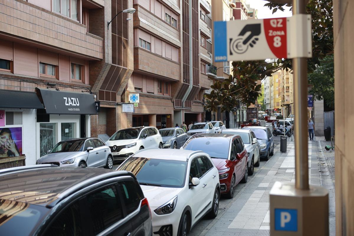 PARKING DE ZONA AZUL EN CALLE DOCTOR CERRADA