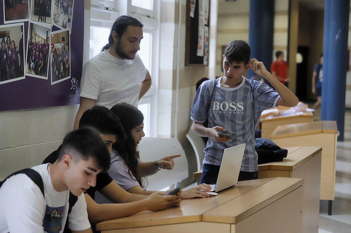 Alumnos de la UCO en el Campus de Rabanales.