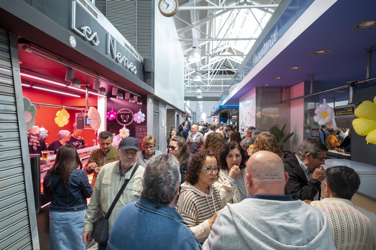 Primer tardeo en el Mercat Sagarra de Santa Coloma de Gramanet. Los organizadores confirman que habrá segunda edición. Ya están evaluando cuándo será la siguiente fecha.