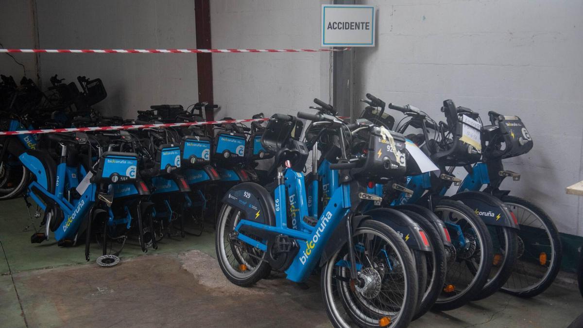 El 'sanatorio' de Bicicoruña: las nueva instalaciones de mantenimiento de bicicletas de A Coruña doblan tamaño y personal