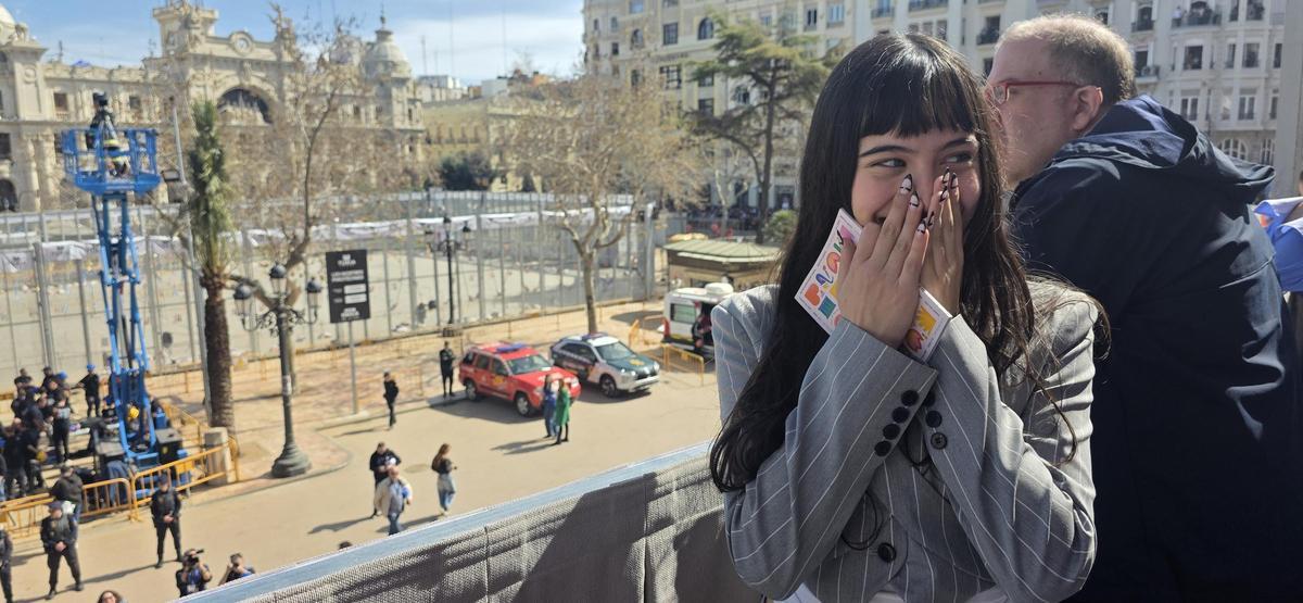 Melani, emocionada escuchando su  canción