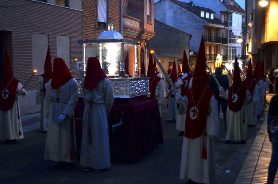 Semana Santa en Benavente: Cristo de la Salud