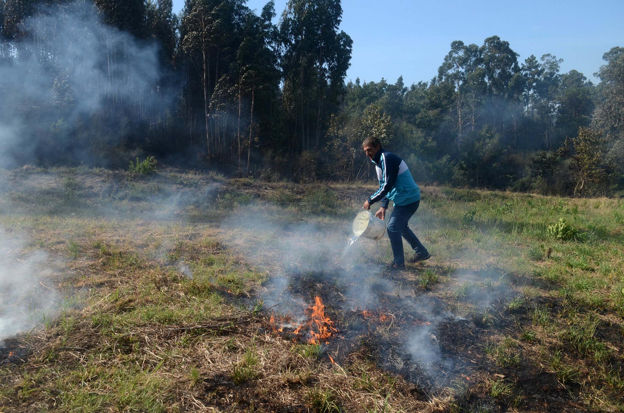 Incendios en Galicia: Vilagarcía y su comarca luchan contra el fuego