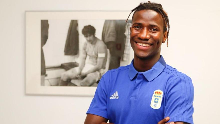 Ibrahima Baldé ya luce los colores del Oviedo