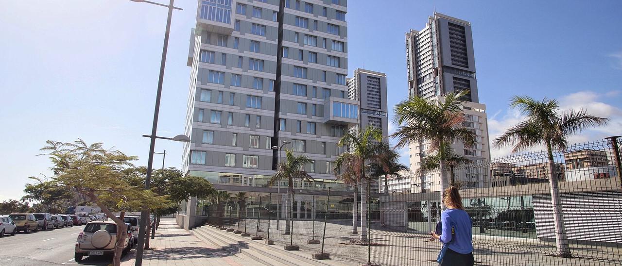 Santa Cruz de Tenerife venderá al Gobierno de Canarias el edificio  Auditorio por 22 millones de euros - El Día