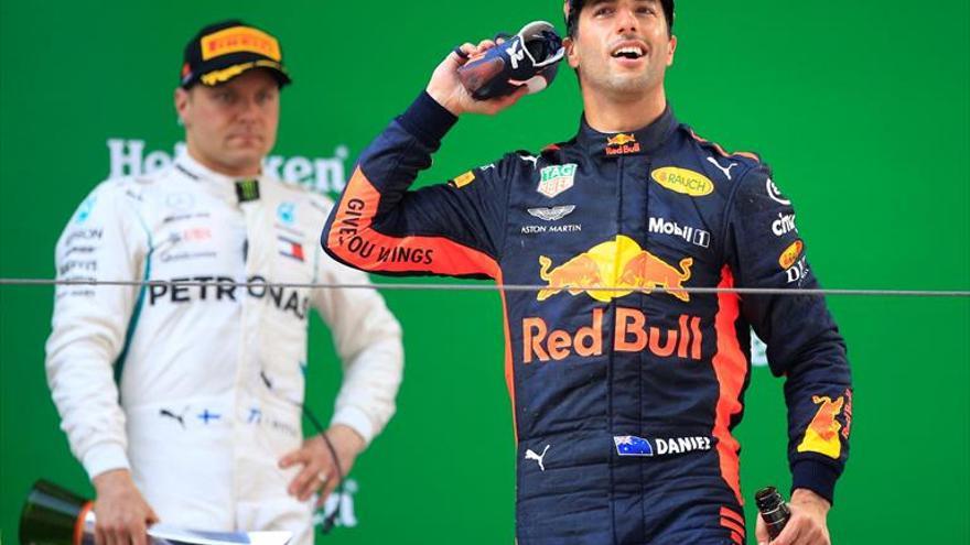 Ricciardo humilla a los campeones