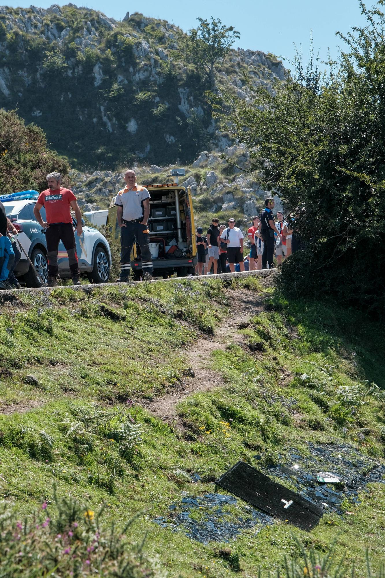 Grave accidente en Covadonga al despeñarse un autobús con niños que iba a los Lagos