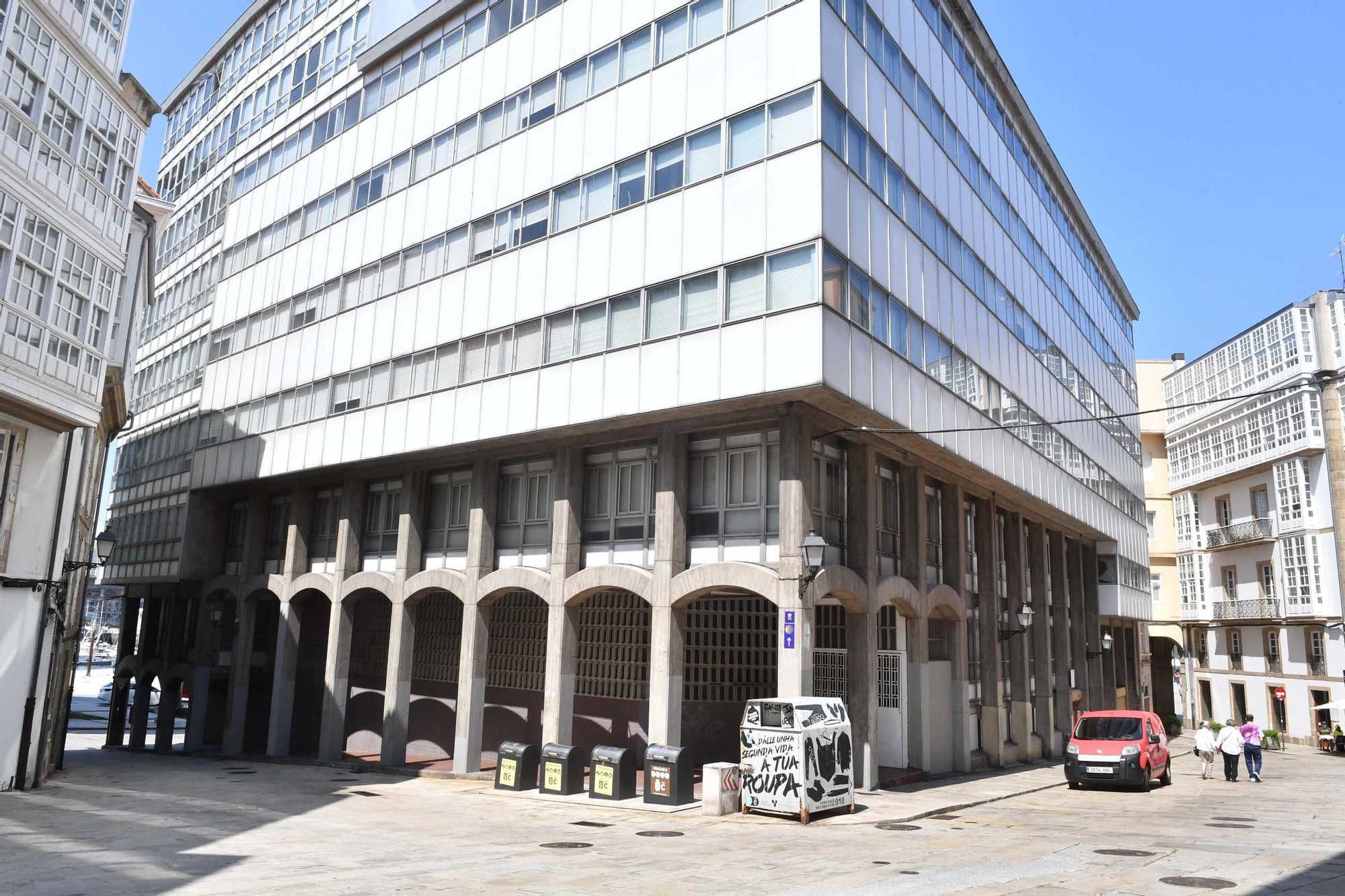 Las Inmaculadas venden su edificio de Puerta Real al empresario José Souto