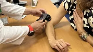 Así funciona el servicio de telederma: una fotografía en el centro de salud y respuesta en menos de dos semanas