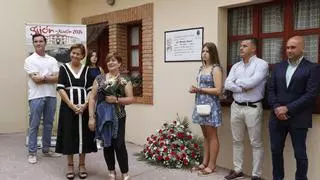 Loli Menéndez vuelve 'a su casa' para siempre: así fue el emotivo homenaje a la última guardesa de la plaza de toros de Gijón