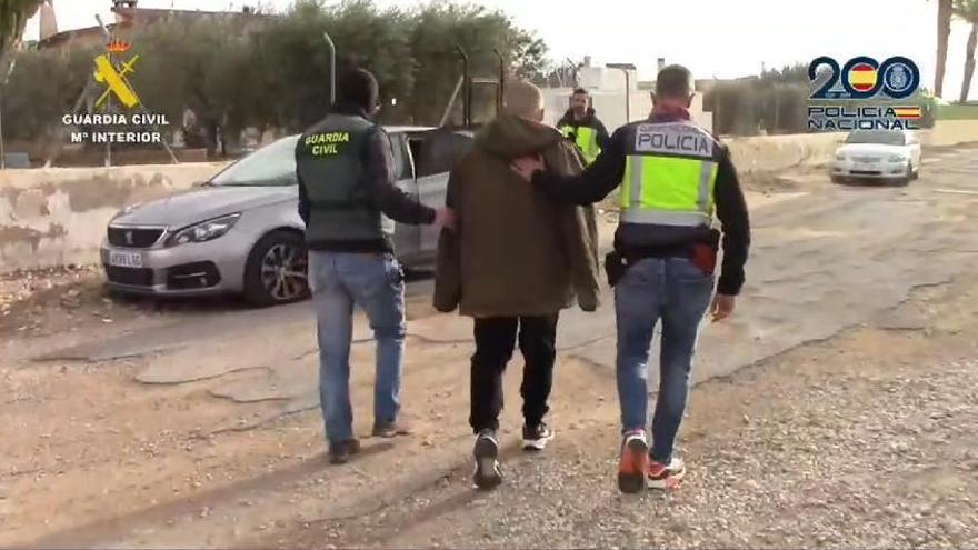 Un accidente de tráfico con dos muertos acaba con la desarticulación de una red de inmigración en Elche, Rojales y Murcia