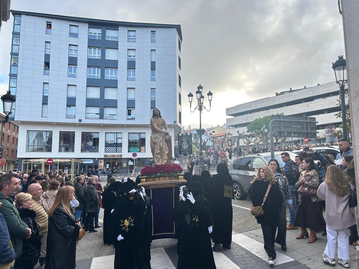 En Imágenes: La Procesión de los Nazarenos en Candás