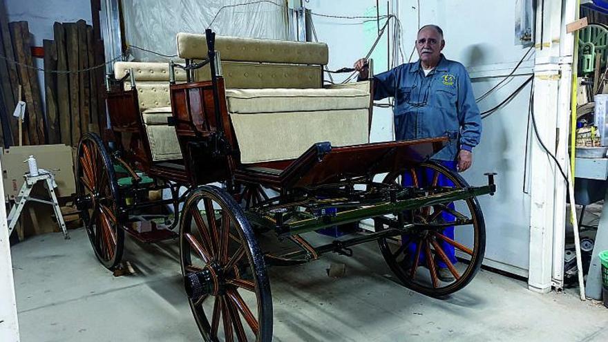 En Córdoba también se fabrican carruajes de madera artesanales.