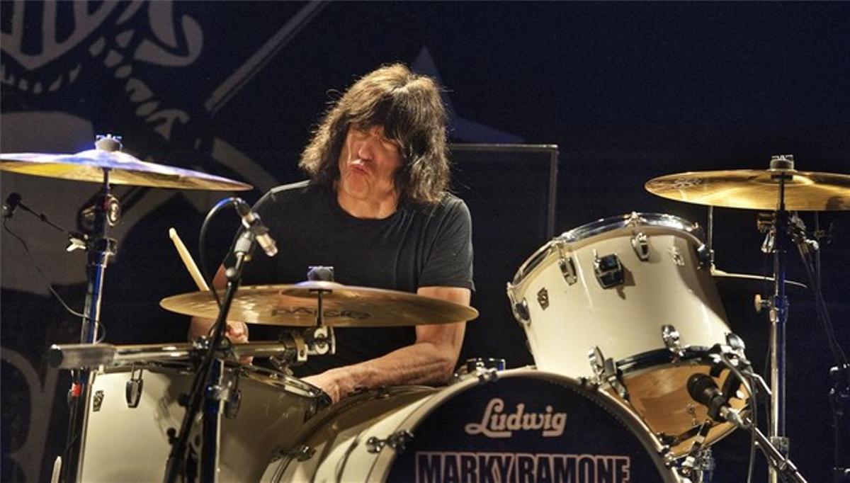 El Festival de Guitarra de Barcelona va posar punt final a la seva 23a edició dissabte passat amb el concert de l’exmembre de Ramones Marky Ramone (a la imatge), al capdavant del grup Blitzkrieg.