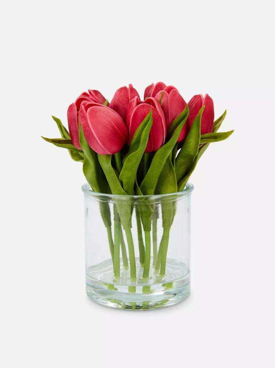 Jarrón con tulipanes
