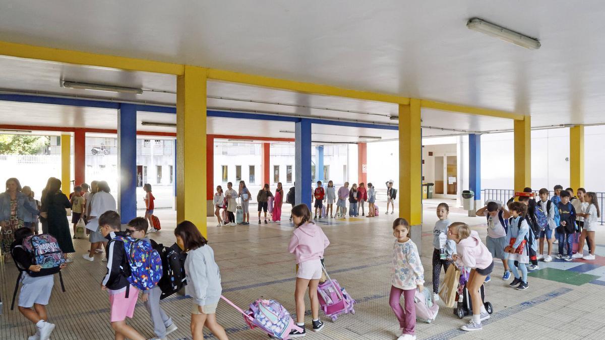 Inicio del curso escolar en el colegio de educación infantil y primaria CEIP Pintor Laxeiro de Vigo. Vuelta al cole 2025. Regreso a las aulas
