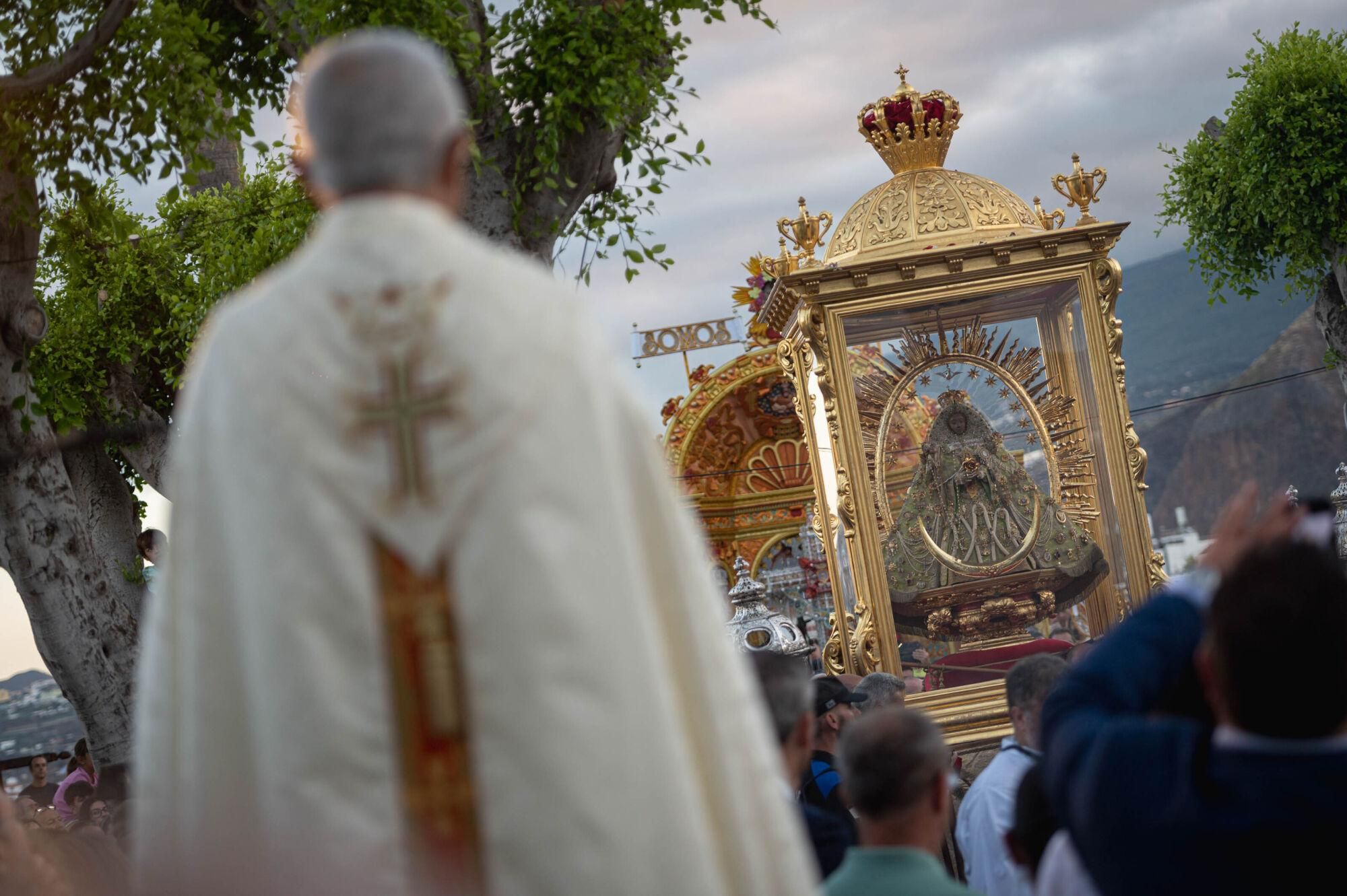 Bajada de La Virgen de Las Nieves en La Palma