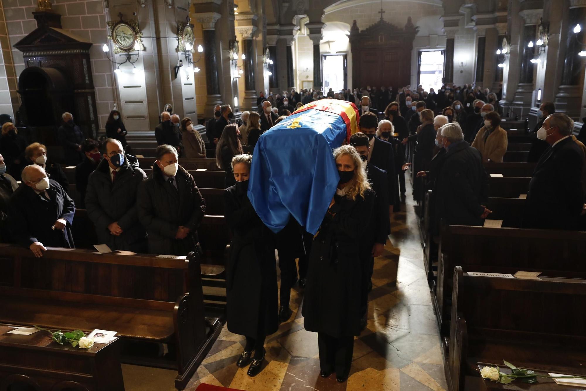 Oviedo despide al banquero Ignacio Herrero Álvarez en un emotivo funeral