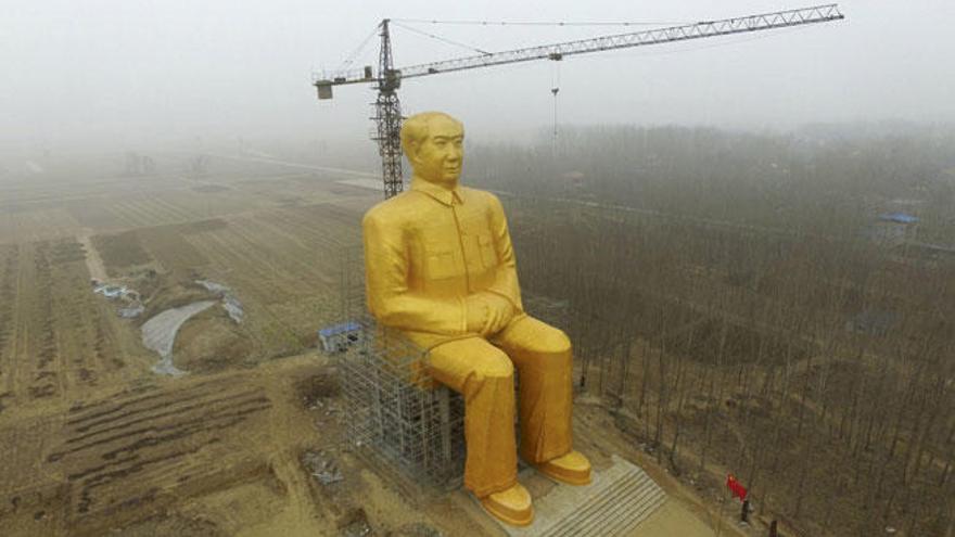 La gigantesca estatua de Mao Zedong en Tongxu