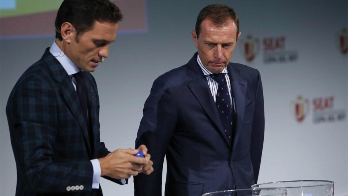 Emilio Butragueño durante el sorteo de los octavos de la Copa del Rey 2016/17