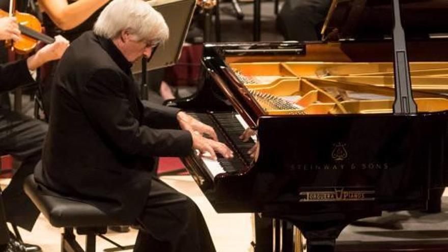 El pianista Joaquín Achúcarro, en el concert inaugural.