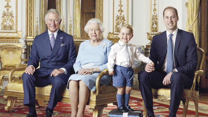 Las cuatro generaciones de la Reina británica. // Efe