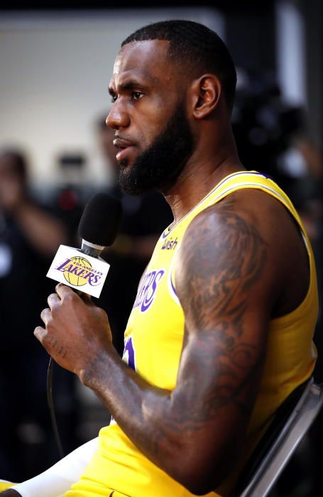 LeBron James habla por primera vez con los Lakers