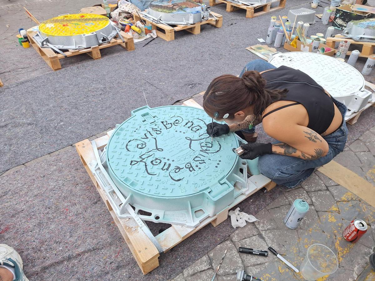 FOTOS | II Concurso de Arte Urbano de Pintura de Alcantarillas en Benahavís