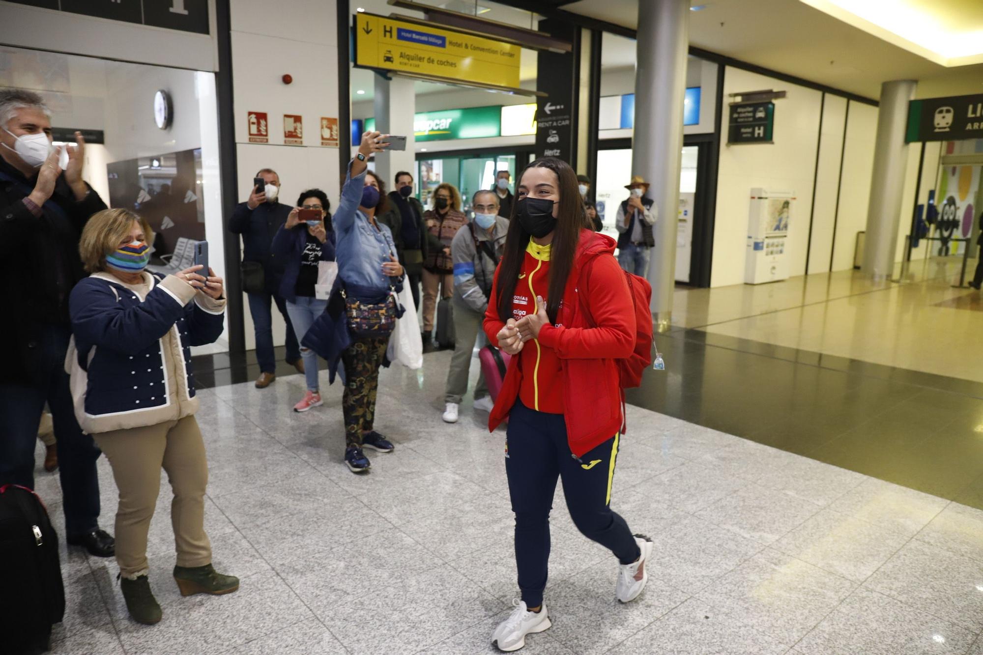 María Torres ya está en Málaga con su oro mundial en kárate