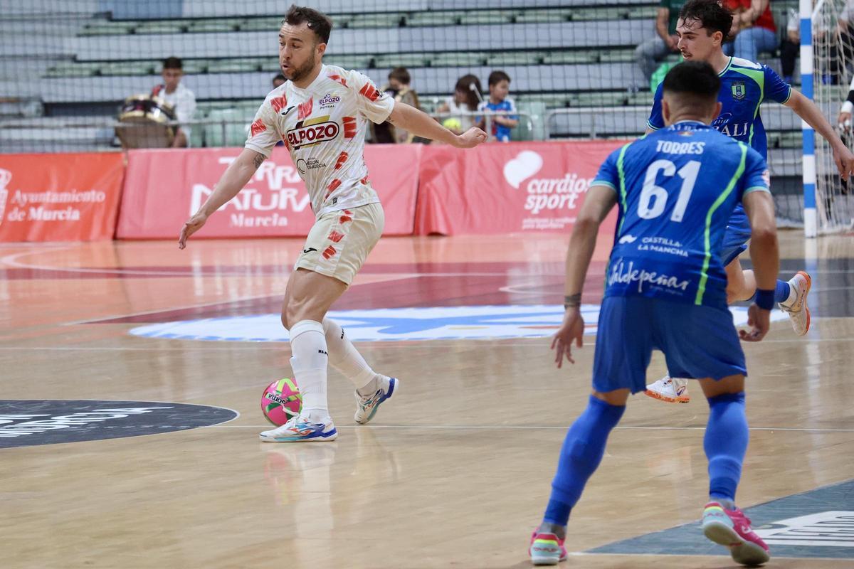 Las mejores imágenes del partido entre ElPozo y Valdepeñas