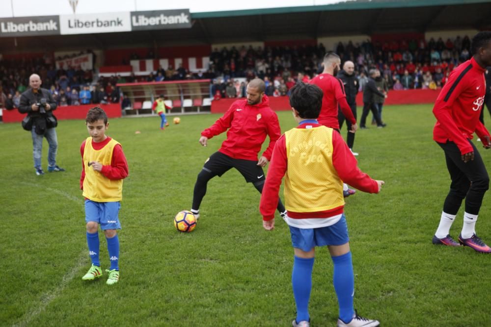 Entrenamiento del Sporting en Navia