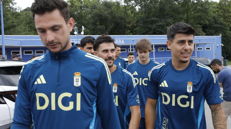 Uno de los héroes del ascenso seguirá jugando para el Real Oviedo una temporada más
