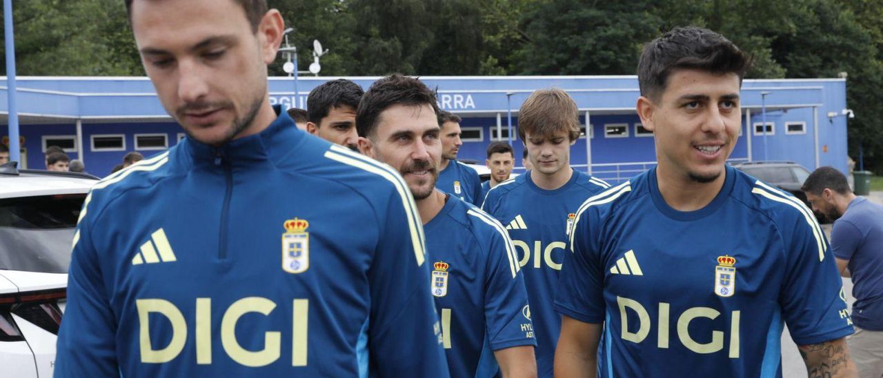 Uno de los héroes del ascenso seguirá jugando para el Real Oviedo una temporada más