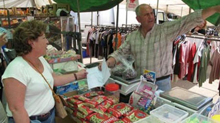 El mercadillo se traslada al otro lado del puente Real a partir del próximo martes