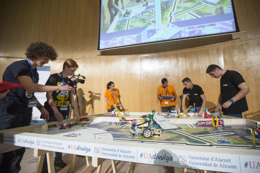 La Universidad de Alicante acoge la competición de robótica First LEGO League