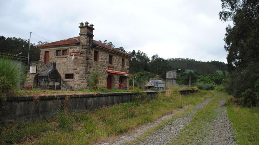 Vista de la estación de Bregua, junto a la vía entre Orro y Boedo. |   // LA OPINIÓN