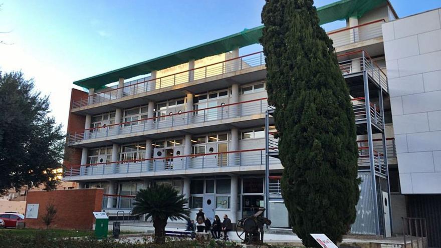 Edifici que alberga la biblioteca Ausiàs March d’Alaquàs. | NOMBRE FEQWIEOTÓGRAFO