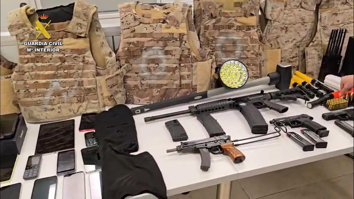 Vídeo: Los detenidos se hacían pasar por policías para dar 'vuelcos'