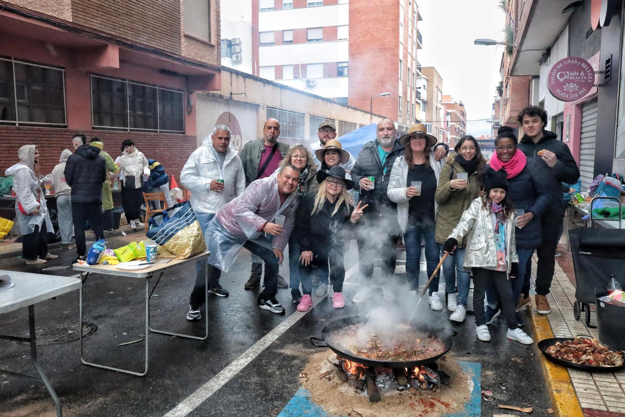 Lluvia en las paellas de Benicàssim