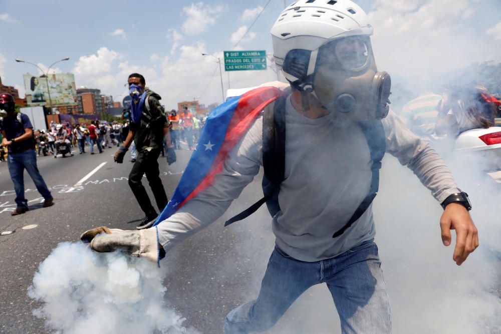 Continúan las protestas contra Maduro en Venezuela