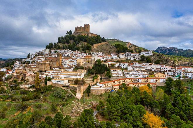 Los 15 pueblos desconocidos más bonitos de España - Segura de la Sierra