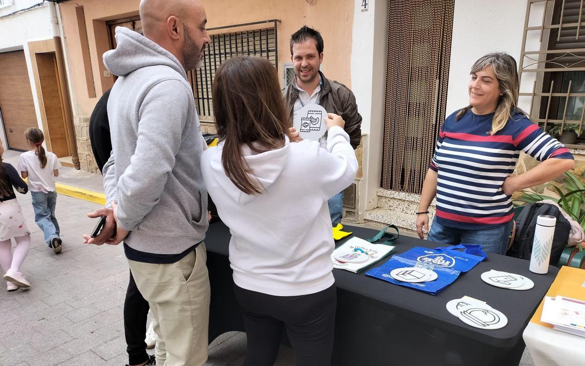 Actividad de concienciación a la ciudadanía celebrada en Calles el mes de noviembre.