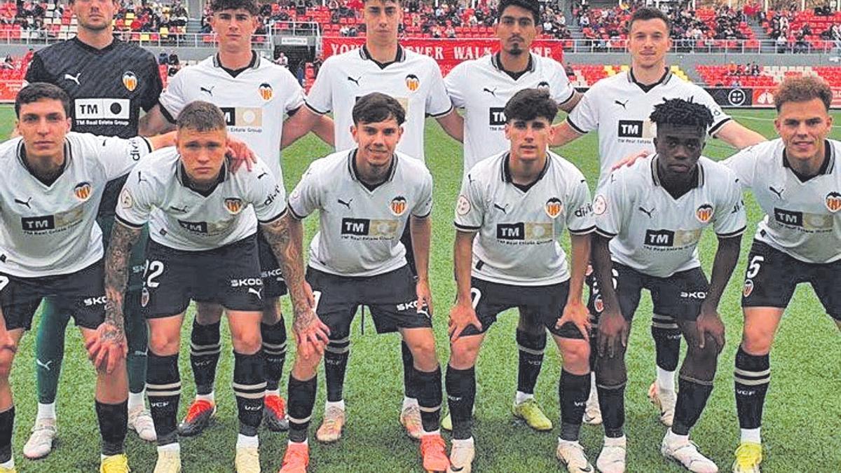 Once inicial del Valencia Mestalla en Terrassa