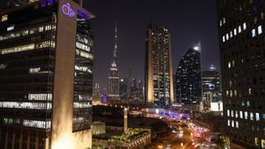 Panorámica de la ciudad de Dubái, sede de la próxima cumbre del clima (COP28).