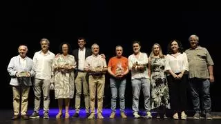 Despedida a décadas de enseñanzas y aprendizajes: A Estrada celebra el Día do Mestre