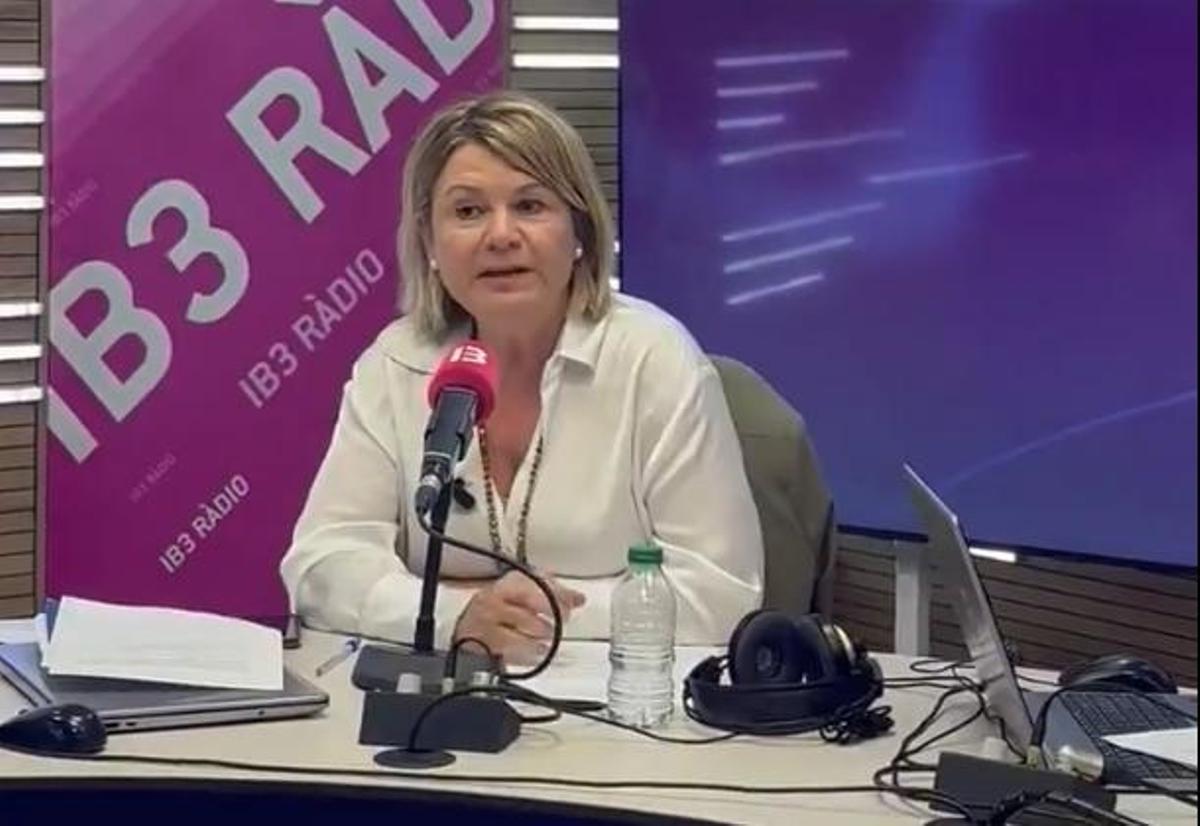Núria Riera, en una imagen de archivo participando en una terúlia política de IB3.