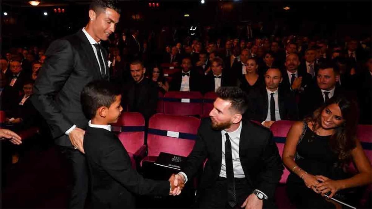 El hijo de Cristiano Ronaldo saludó a Messi