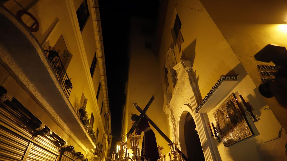 Madrugada de traslados para la veneración 'El Verbo Encarnado' en la Catedral